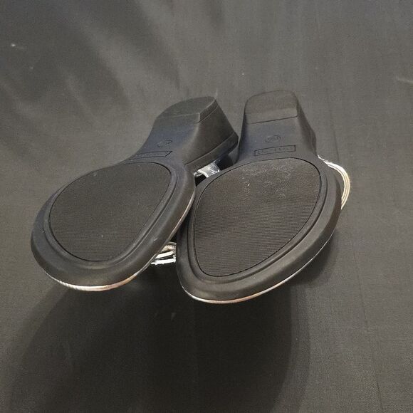 BRAND NEW UNISA METALLIC MULE THONG WOMEN'S SANDALD - Picture 12 of 15